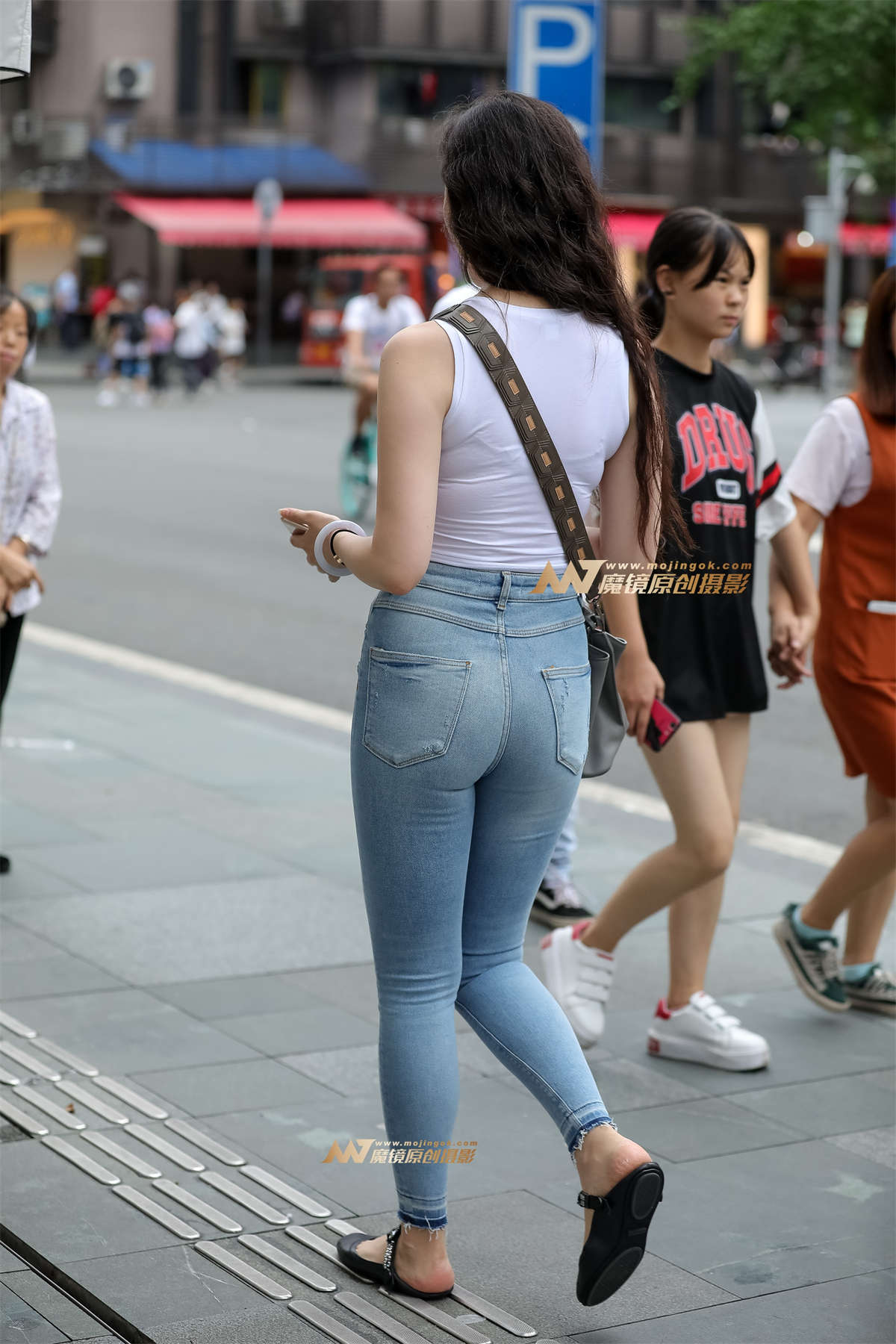 858 (2).jpg